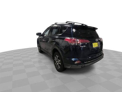 Used 2017 Toyota RAV4 LE AWD/4WD image 7