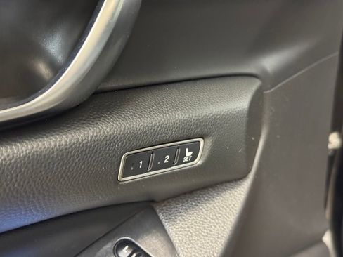Used 2018 Honda Accord Touring image 9