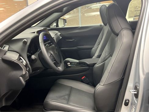New 2026 Lexus UX 300h AWD image 9