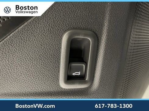 New 2026 Volkswagen Tiguan SE R-Line image 31