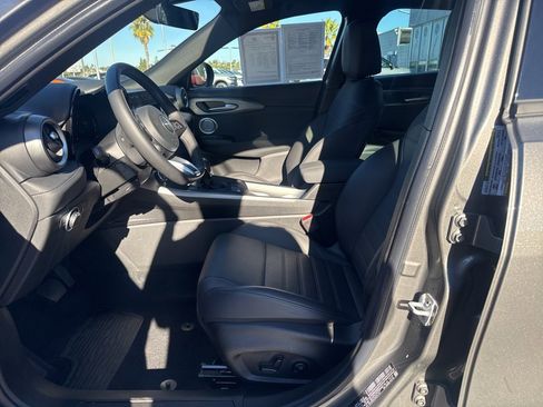 Used 2024 Alfa Romeo Tonale Ti image 14