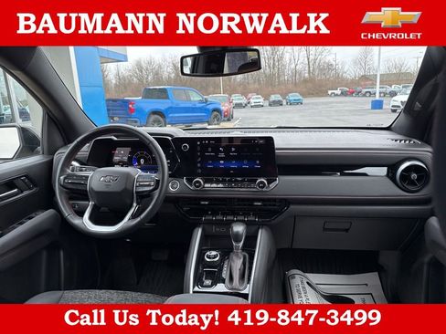 Used 2024 Chevrolet Colorado Z71 w/ Z71 Convenience Package 2 AWD/4WD image 30