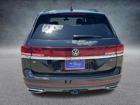 Used 2024 Volkswagen Atlas SE AWD/4WD image 4