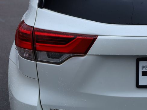 Used 2019 Toyota Highlander LE image 20