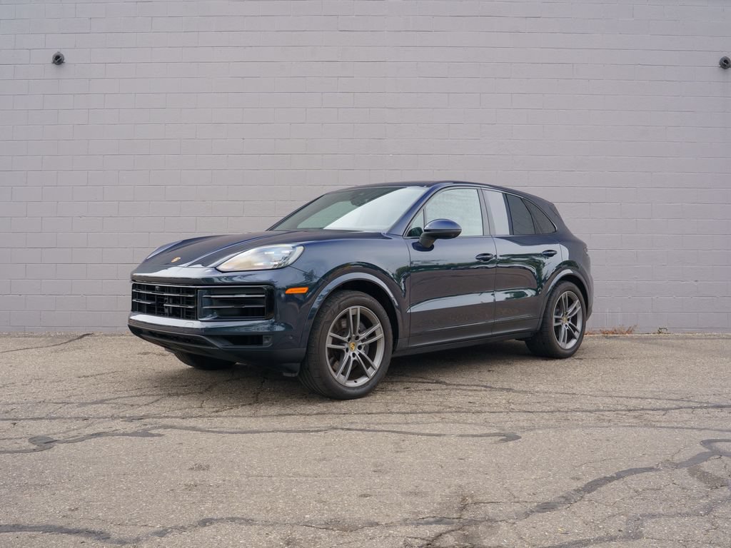 Used 2024 Porsche Cayenne AWD/4WD image 1