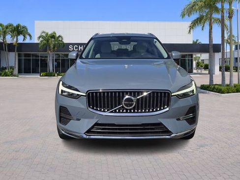 Used 2023 Volvo XC60 B5 Plus image 2