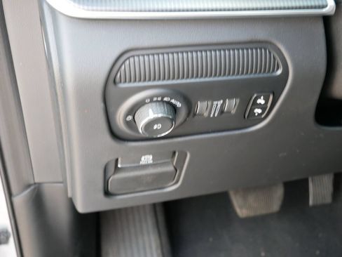 Used 2024 Jeep Grand Wagoneer L Series II w/ Quick Order Packagew 28T AWD/4WD image 18