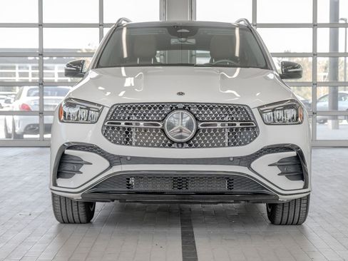 Used 2025 Mercedes-Benz GLE 450e 4MATIC image 11