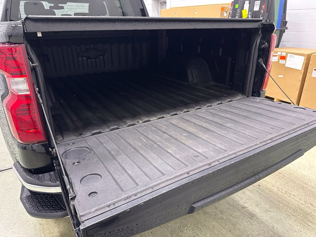 Used 2021 Chevrolet Silverado 1500 LT AWD/4WD image 6