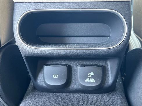 Used 2024 Genesis GV70 2.5T w/ Advanced Package image 35