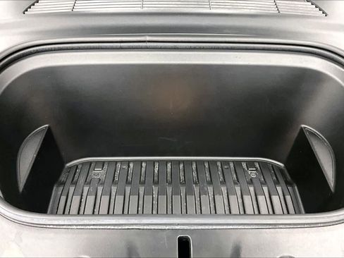 Used 2022 Tesla Model Y Performance image 30