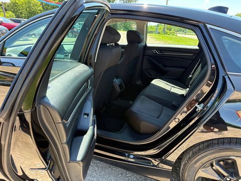 Used 2018 Honda Accord LX image 11