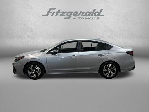 Used 2025 Subaru Legacy Premium AWD/4WD image 2