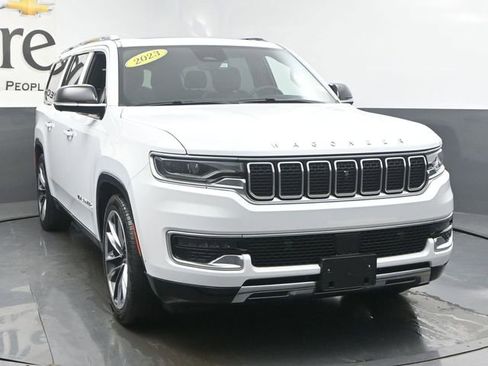 Used 2023 Jeep Wagoneer L Series III w/ Premium Group I AWD/4WD image 52
