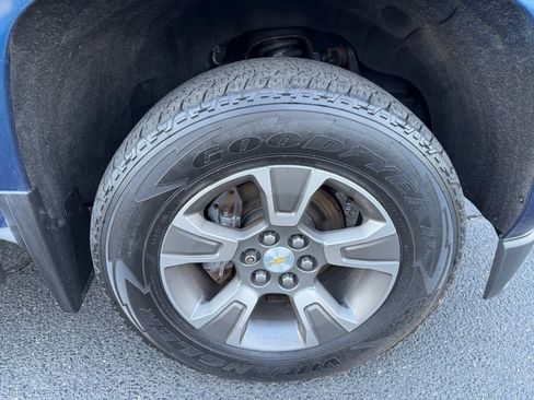 Used 2019 Chevrolet Colorado Z71 AWD/4WD image 30