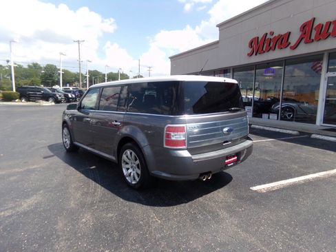 Used 2010 Ford Flex Limited FWD image 9
