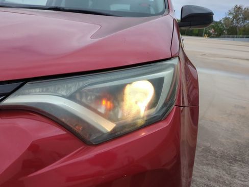 Used 2016 Toyota RAV4 LE image 8