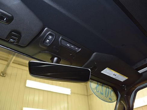 Used 2023 Jeep Wrangler Unlimited Sahara w/ Cold Weather Group AWD/4WD image 27