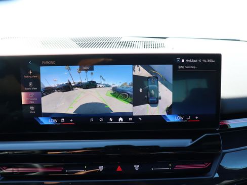 Used 2025 BMW 530i w/ Premium Package image 9