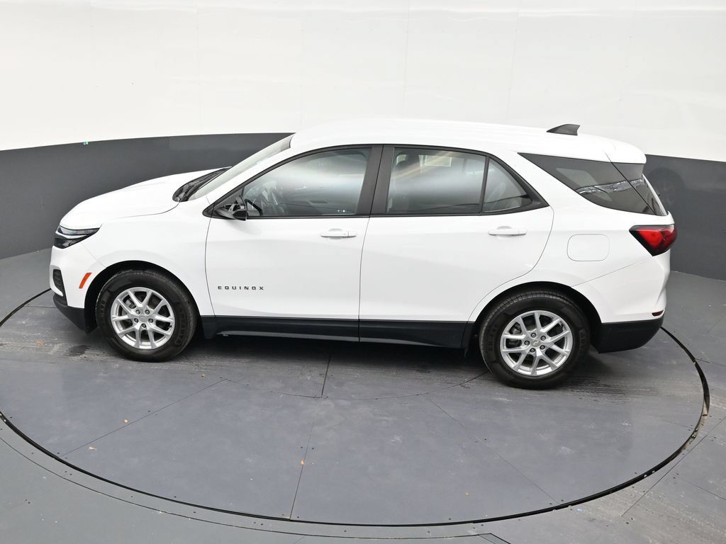 Used 2022 Chevrolet Equinox LS FWD image 13