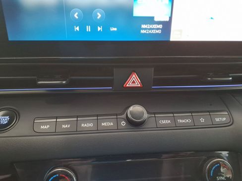 Certified 2025 Hyundai Elantra SEL FWD image 23