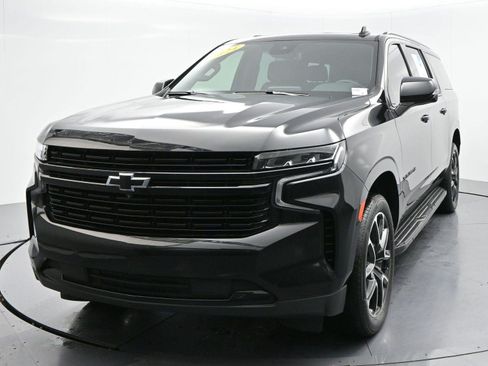 Used 2024 Chevrolet Suburban RST w/ Luxury Package AWD/4WD image 3