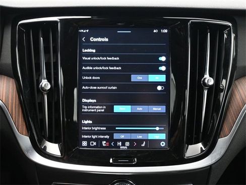 Used 2023 Volvo S60 B5 Plus w/ Climate Package image 17