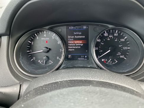 Used 2019 Nissan Rogue SV AWD/4WD image 15