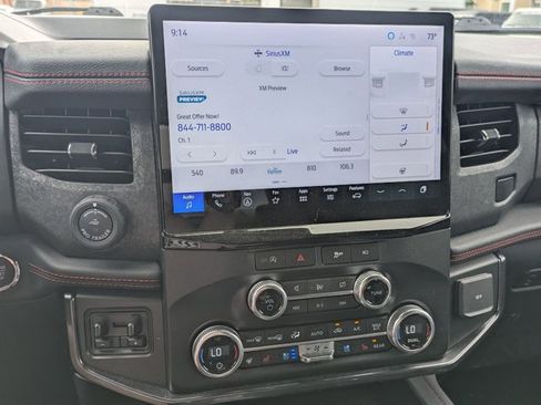 Used 2022 Ford Expedition Max Limited image 11