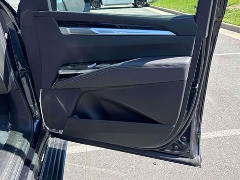 Used 2025 Cadillac Escalade ESV Sport w/ LPO, Floor Liner Package AWD/4WD image 27