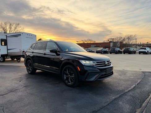 Used 2022 Volkswagen Tiguan SE image 8