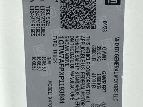 Used 2023 GMC Savana 2500 w/ Driver Convenience Package image 31