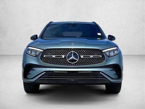 Used 2026 Mercedes-Benz GLC 300 image 3