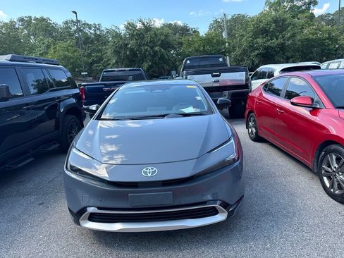 Used 2024 Toyota Prius Prime FWD image 2