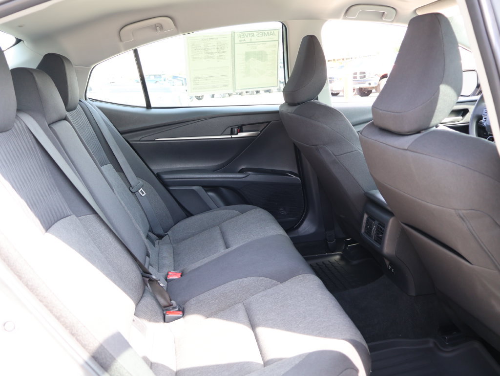 Used 2025 Toyota Camry LE FWD image 11