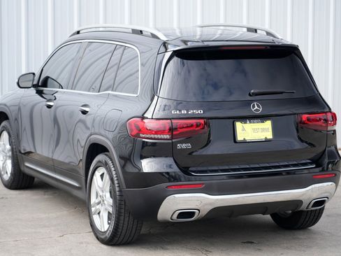 Used 2022 Mercedes-Benz GLB 250 w/ Premium Package image 50