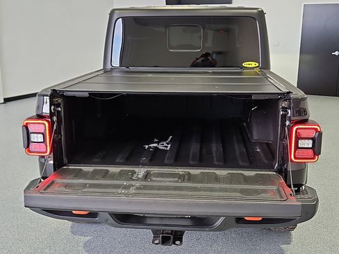 Used 2021 Jeep Gladiator Mojave AWD/4WD image 7
