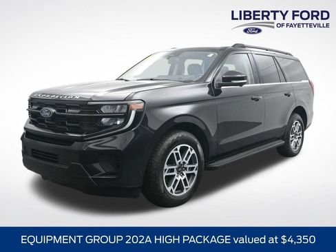 Certified 2025 Ford Expedition Active AWD/4WD image 1