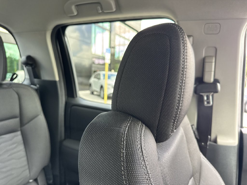 Used 2022 Nissan Frontier SV AWD/4WD image 20