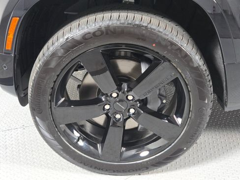 New 2026 Land Rover Defender 110 X-Dynamic SE AWD/4WD image 9