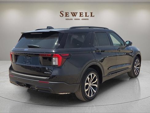 New 2026 Ford Explorer ST-Line RWD image 5