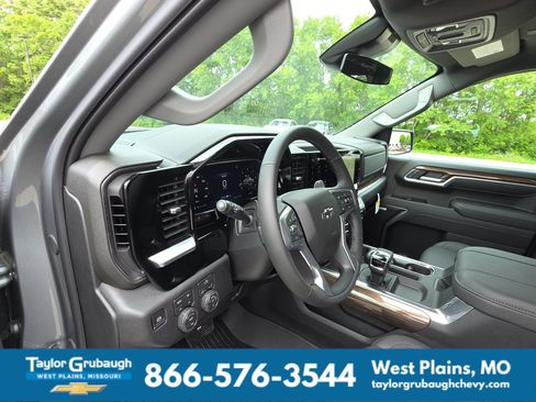New 2026 Chevrolet Silverado 1500 RST w/ Convenience Package II AWD/4WD image 15
