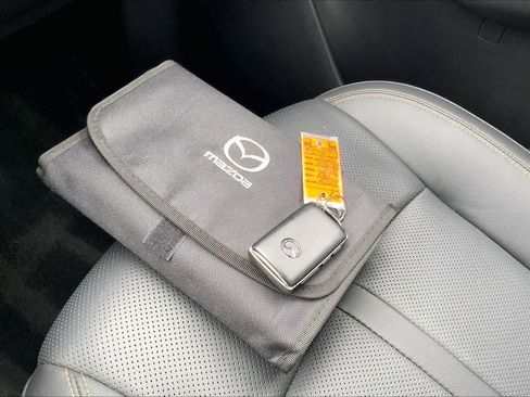 Used 2024 MAZDA CX-90 Plug-In Hybrid w/ Premium Pkg image 15