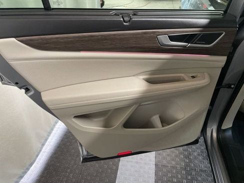 Used 2024 Volkswagen Atlas SEL Premium R-Line image 12