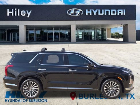 Used 2024 Hyundai Palisade Calligraphy image 3