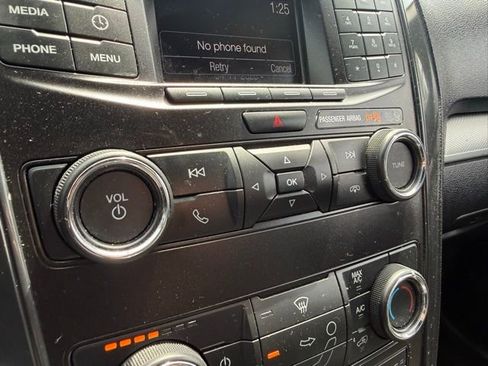 Used 2019 Ford Explorer XLT image 26