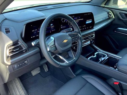 Used 2024 Chevrolet Traverse LT image 18