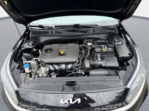 Used 2022 Kia Forte LXS FWD image 17