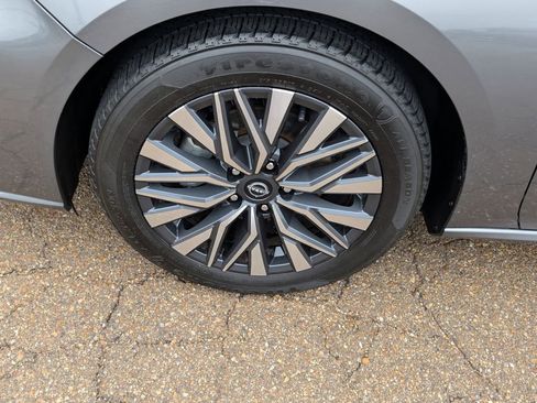 Used 2024 Nissan Altima 2.5 SV image 26