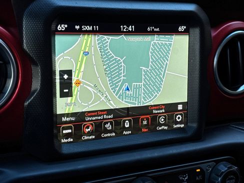 Used 2020 Jeep Gladiator Rubicon image 17